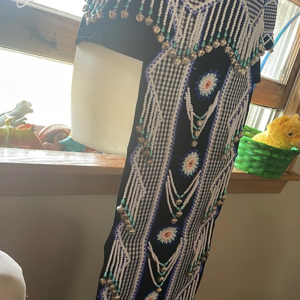 Traditional Hmong Clothing [Sev, Hat & Top Included] NO SKIRT is INCLUDED - Picture 9 of 12